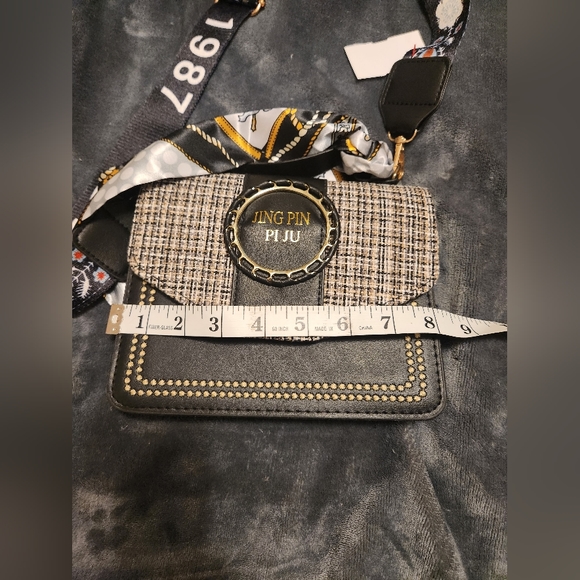 Jing Pin Pi Ju Mixed Media Bag - Picture 4 of 5